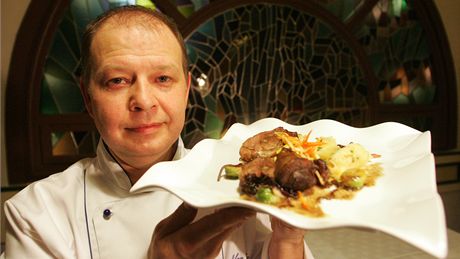 Šéfkuchař hotelu a restaurace Promenáda Milan Kladívko. Šéfkuchař hotelu a restaurace Promenáda Milan Kladívko.