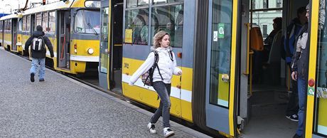 Oprava kolejí v Praské ulici si vyádá i peruení tramvajového provozu. Vtina výluk je ale naplánována na víkendy. Ilustraní snímek