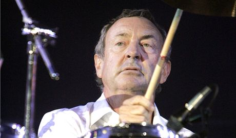 Bývalý bubeník kapely Pink Floyd Nick Mason rozjídí byznys s luxusními vozy