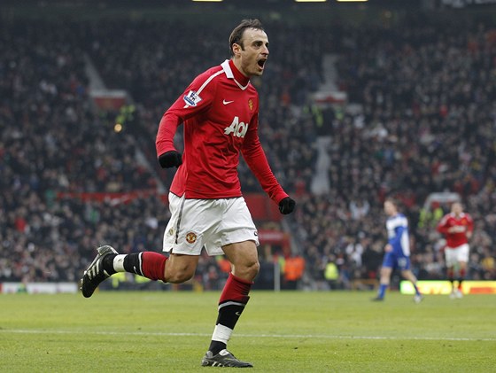 TETÍ HATTRICK. Dimitar Berbatov slaví jednu ze svých tí tref proti Birminghamu.