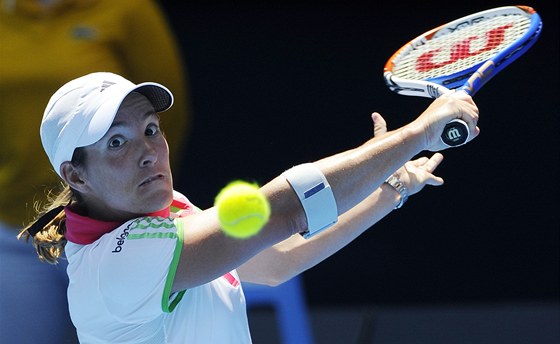 Se zranným loktem hrála Justine Heninová i na svém posledním turnaji - letoním Australian Open