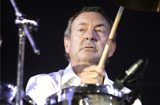 Bývalý bubeník kapely Pink Floyd Nick Mason rozjídí byznys s luxusními vozy