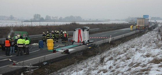 Hasii na míst zídili zónu pro záchranáe