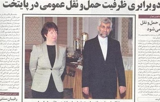 V íránském deníku se grafici postarali o to, aby baronka ml dekolt zahalený