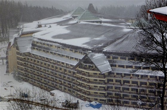 Obí Hotel Gobiewski se nachází úpatí Snky v polské ásti Krkono. Má tém devt set pokoj, provoz je ale zatím povolen jen v malé ásti z nich.