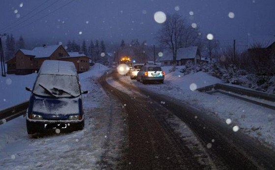 Nákladní auto s dodávkou se stetly ve tyi hodiny ráno. Ilustraní foto