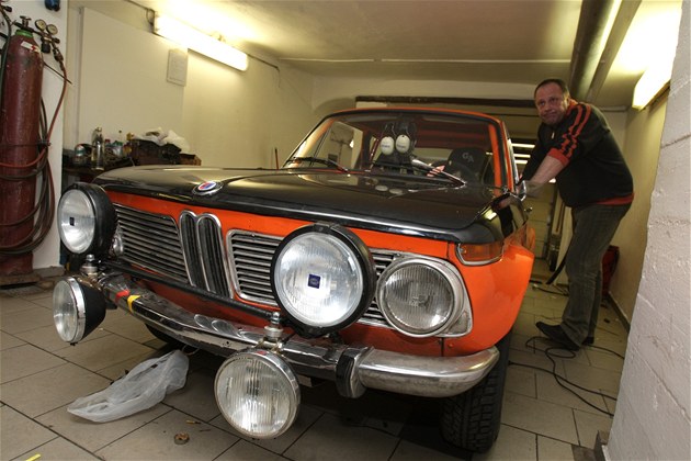 Kromíský závodník Michal Sum vyrazí na historickou verzi slavné automobilové soute Rallye Monte Carlo s BMW 2002 TI