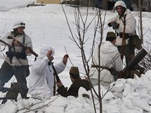 U Nov Vsi na Jablonecku se uskutenila rekonstrukce historick bitvy druh svtov vlky na hranici Finska se Sovtskm svazem. (22. leden 2011)