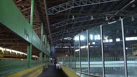 Dnes u zbouraný zimní stadion na praském ostrov tvanice.