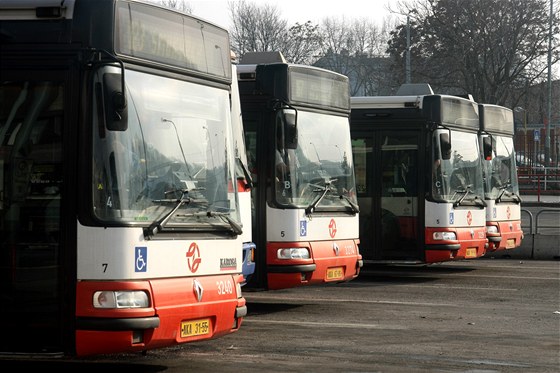 Na praských linkách pibudou nízkopodlaní autobusy. Ilustraní snímek