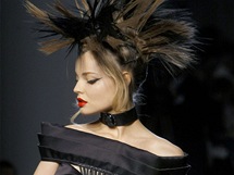 Pehldka haute couture J.-P. Gaultiera na jaro 2011