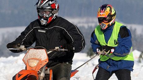 V Martinicích se uskutenil závod v motorskijöringu.