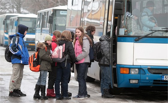 Kvli ruení autobusových spoj hejtmana Ratha kritizují i spolustraníci. Ilustraní foto