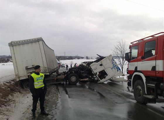 Tragická nehoda autobusu u Kamenných ehrovic (4. 2. 2011)