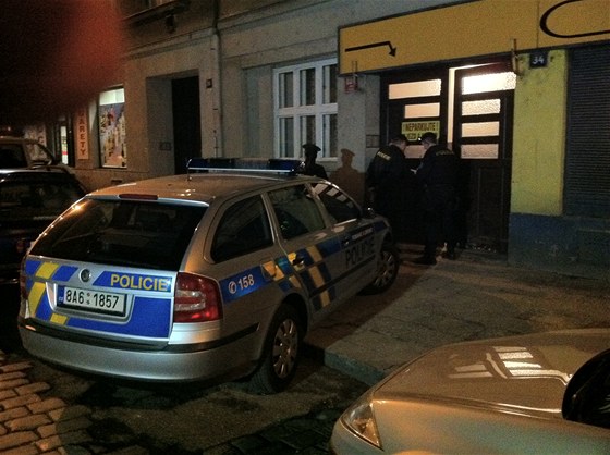 Policie na míst tragédie v Oldichov ulici v praských Nuslích