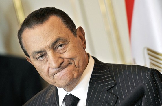 O Mubarakovi nebylo slyet dva msíce, v sobotu u ale naení z korupce nevydrel.