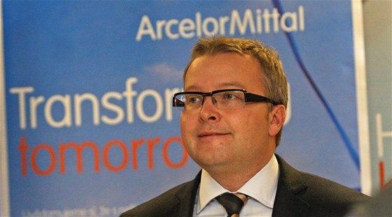 Ministr ivotního prostedí Tomá Chalupa na návtv v ostravské huti ArcelorMittal.