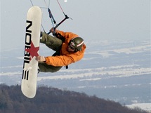 Nco pro pznivce adrenalinovch zitk: snowkiting. Kdy zkrotte vtr,...