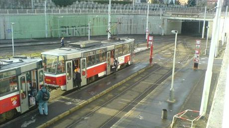 Konená stanice tramvaje linky 22 Nádraí Hostiva