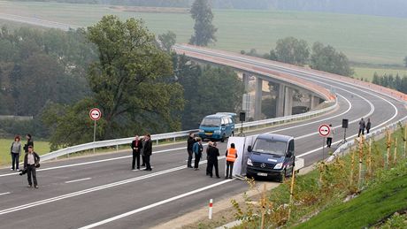 Česká Bělá na Havlíčkobrodsku má po čtyřiceti letech obchvat. Jeho stavba vyšla na 500 milionů korun. Česká Bělá na Havlíčkobrodsku má po čtyřiceti letech obchvat. Jeho stavba vyšla na 500 milionů korun.