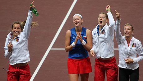 České tenistky se v Bratislavě radují z postupu do semifinále Fed Cupu České tenistky se v Bratislavě radují z postupu do semifinále Fed Cupu