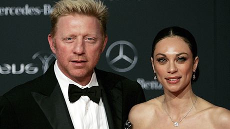 Boris Becker s manelkou Sharlely "Lilly" Kerssenberovou pi vyhlaování cen...