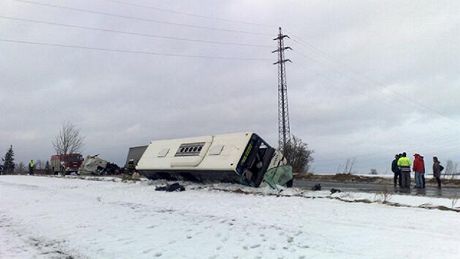 Tragická nehoda autobusu u Kamenných ehrovic (4. 2. 2011)