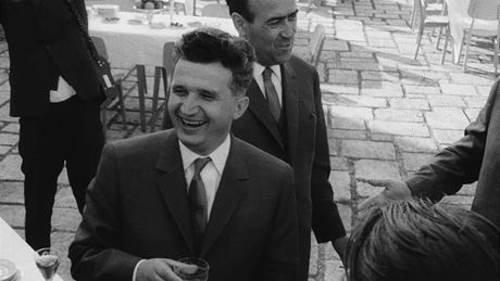 Zábr z filmu Vlastní ivotopis Nicolae Ceausesca (Autobiografia lui Nicolae...