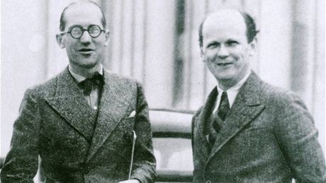 Bohuslav Fuchs (na snmku vpravo) se v roce 1935 setkal s francouzskm zakladatelem funkcionalismu Le Corbusierem.