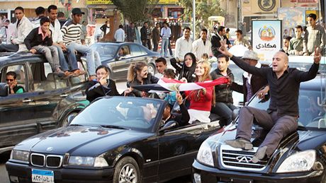 Tomá Prokop svým fotoaparátem zachytil demonstraci v letovisku Hurghada (2. února 2011)