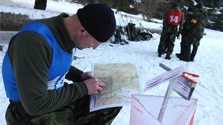 Úastník 17. roníku mezinárodního extrémního závodu tílenných vojenských hlídek Winter Survival 2011.