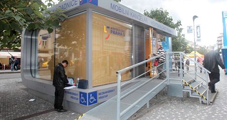 Praha 5 sice nemá projekt mobilní radnice, ale vyuívá mobilní kancelá na pí 