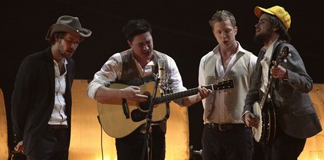 Brit Awards 2011 - Mumford and Sons (Londn, 15. nora 2011)