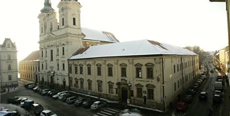 Budova jezuitské koleje na námstí v Uherském Hraditi.