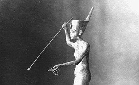 Bhem protest zmizalo z Egyptskho muzea osm vzcnch expont. Mezi nimi i zlacen socha faraona Tutanchamona.