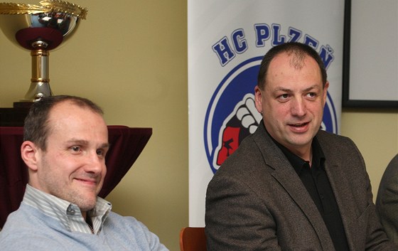 Martin Straka (vlevo) a nový editel hokejové Plzn Václav Jáchim 