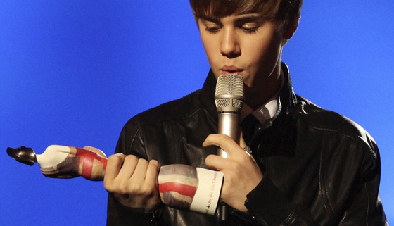 Justin Bieber s cenou Brit Awards.