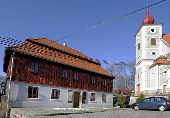 Hostinec v Kostelní Bíze.