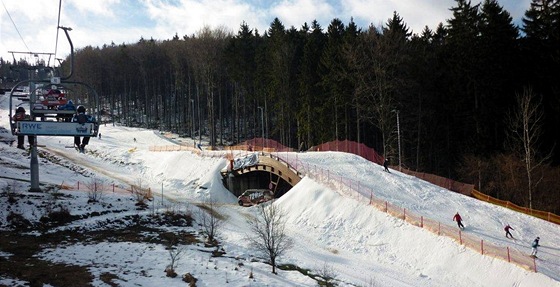 Nejvtí stedoeský areál Monínec bude v provozu do nedle a poté jet i následující víkend.