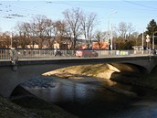 Jeden ze zlínských mostů - přes řeku Dřevnici u nemocnice ve Zlíně. Jeden ze zlínských mostů - přes řeku Dřevnici u nemocnice ve Zlíně.