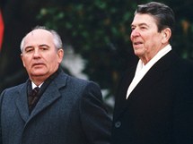 Ronald Reagan a Michail Gorbaov. Nali spolenou e