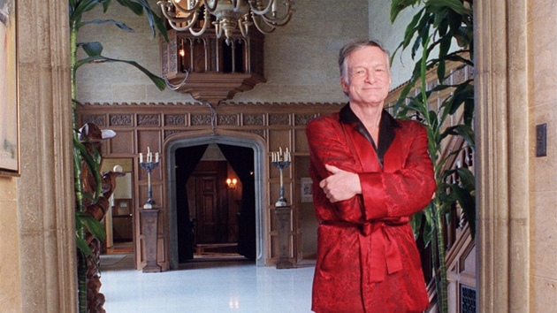 Hugh Hefner na svém sídle Playboy Mansion Hugh Hefner na svém sídle Playboy Mansion
