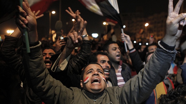 Projev prezidenta Mubaraka zklamal na námstí Tahrír statisíce lidí, kteí ekali, e rezignuje (10. února 2010)