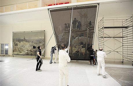 Pt pláten Slovanské epopeje uvidí návtvníci Národní galerie v Praze. Ilustraní snímek