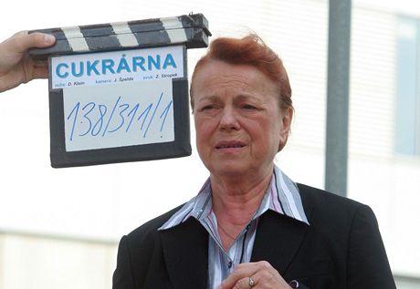 Iva Janurová na natáení seriálu Cukrárna (2010)
