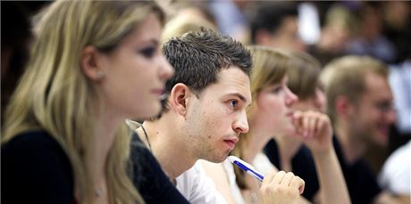 Ve stipendijním programu nejdecké spolenosti Witte Automotive minulý rok uspli ti budoucí technici navtvující Západoeskou univerzitu v Plzni. (ilustraní foto)