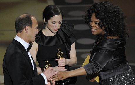 Oprah Winfreyov pedv Oscary Charlesovi Fergusonovi a Audrey Marrsov - za...