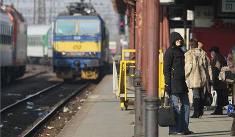Nov mohou cestující jet na jeden lístek platný pro vlaky i autobusy napíklas z Prostjova do Dzbelu