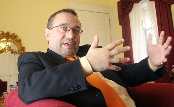 Ministr kolstv Josef Dobe (VV) pi rozhovoru pro iDNES.cz (21. nora 2011)