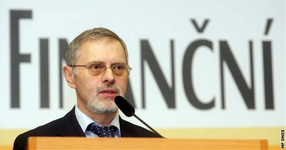 Robert Holman, bývalý len bankovní rady eské národní banky bude radit prezidentu Klausovi.